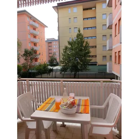 Апартаменти Delightful Two-room Flat Next To The Бібіоне